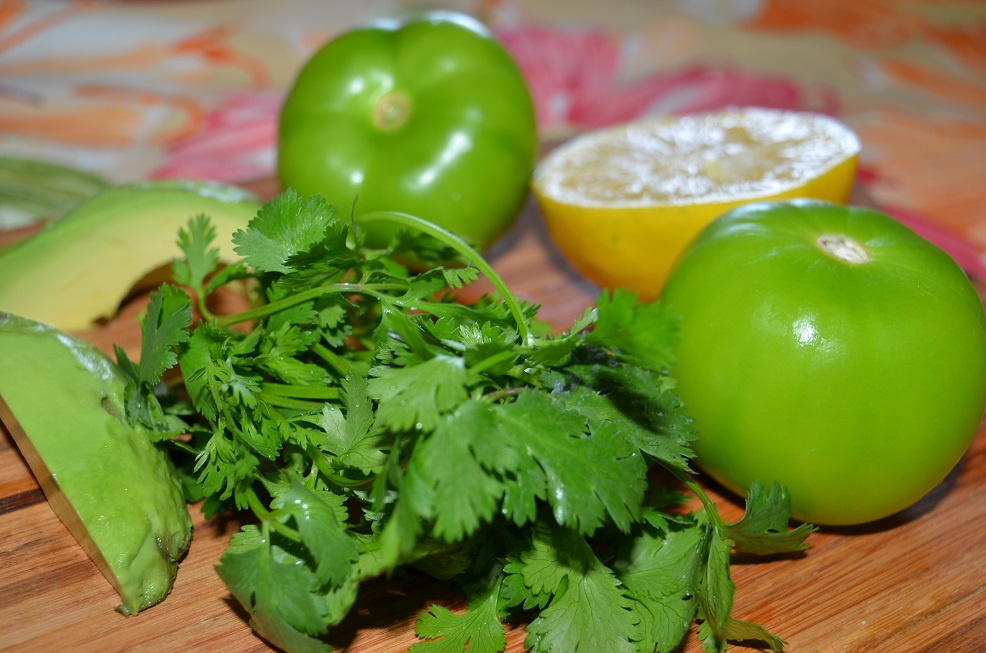 Ingredientes de salsa verde cruda