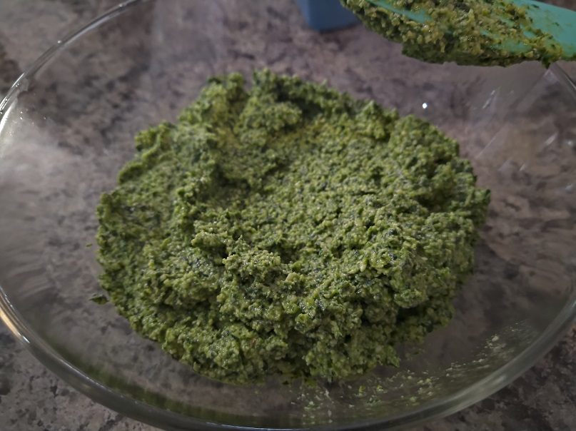 Pesto básico de espinacas